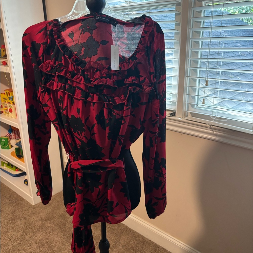 New York & Company Red and Black Floral Top